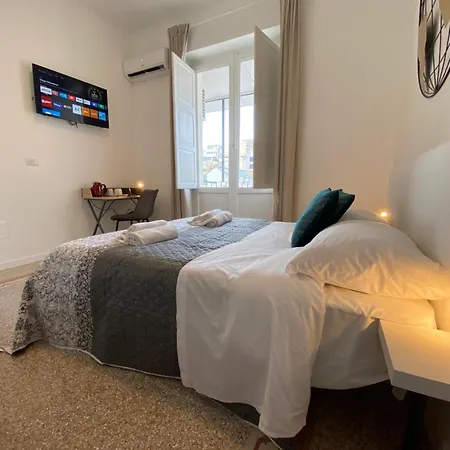 Conte Cavour Apartment *